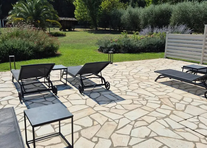 アパート Corboli Rufino トーディ